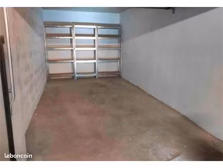 garage / box 13 m2 antibes centre