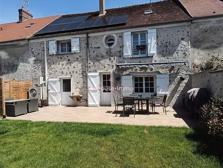 maison familiale d environ 137m² 6pieces 4 chambres - panneaux solaires - jardin sans...