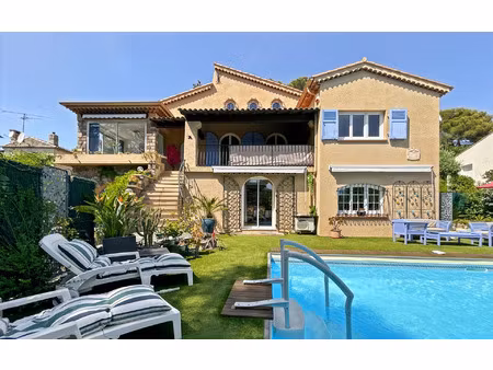 maison saint-raphaël 180 m² t-6 à vendre  939 000 €
