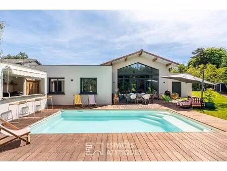maison familiale d'architecte avec piscine
