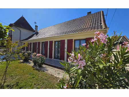 maison saint-pierre-d'eyraud m² t-5 à vendre  229 000 €