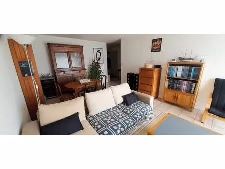 appartement t3 de 72m² avec joli balcon  2 places de parking