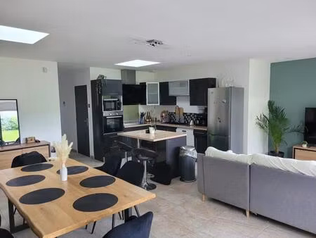 maison récente de 2019  3chambres  un bureau. sans frais d'aménagement