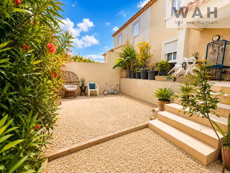 villa 3 chambres dans un secteur résidentiel sur un terrain