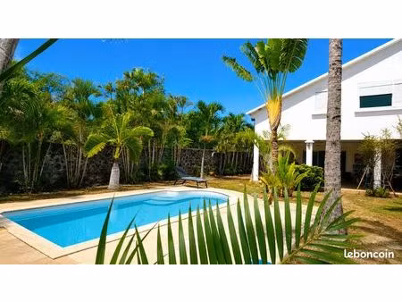maison f6 avec piscine etang sale les bains