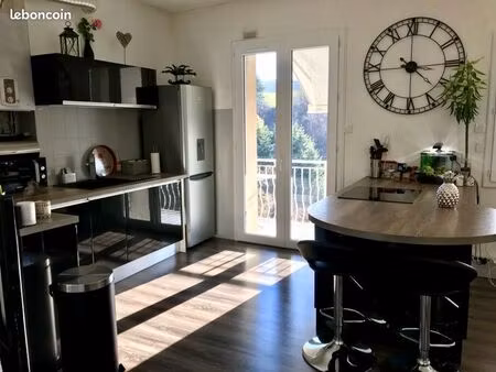 à louer – appartement triplex 120 m² utiles – saint-genest-lerpt – 790 cc