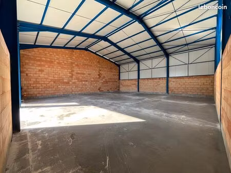 bâtiment pour stockage industriel