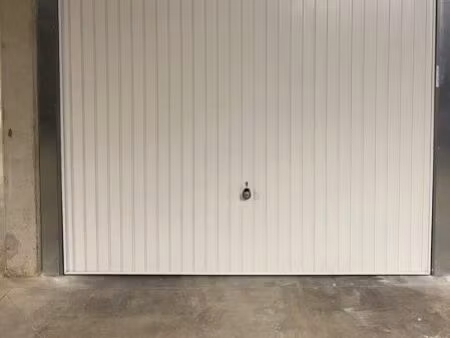 loue garage richter -port marianne