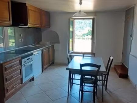 trassoulas loue maison meublée