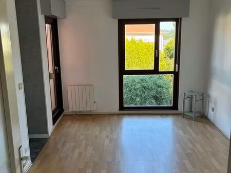 loue bel appartement de 30 m² à saint avold