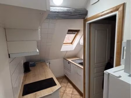 appartement f1 bis - centre ville saint-florentin