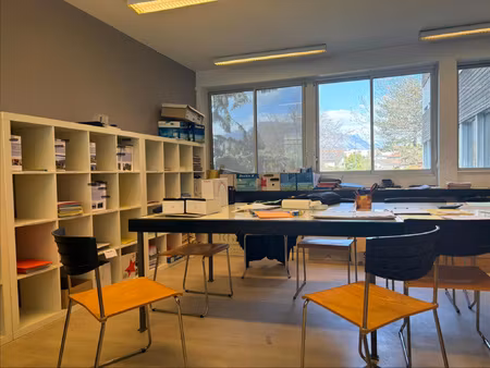 ensemble de bureaux tertiaire - zone d'activité proche eyben