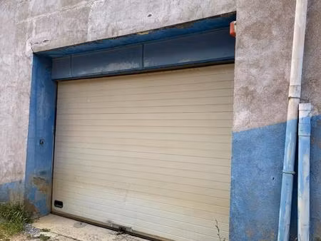 a vendre grand garage/ local de stockage de 91 m2