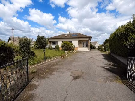 belle maison plain-pied de 151 m² avec 4 chambres et sous-sol complet sur 16 50 ares à hir
