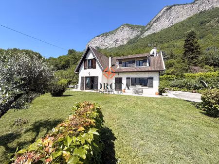 maison deux habitations  jardin  vur panoramique