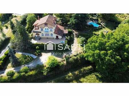 belle maison de style basque pays de belvès.