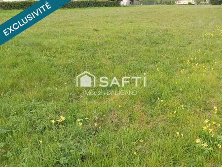 terrain constructible de 1 075 m2