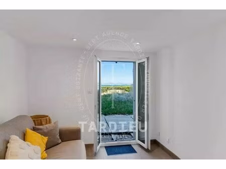 port-grimaud : appartement jardin  accès mer