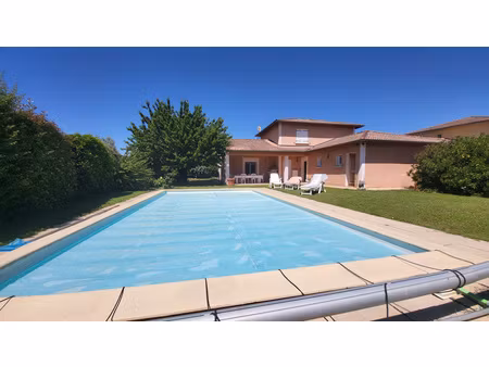 maison 6 pièces 142 m2 - romans-sur-isère dans quartier recherché