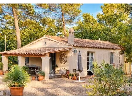 charmante maison avec pisicne proche de flayosc