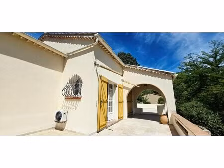 maison de 5 pièces de 147 m² à salernes