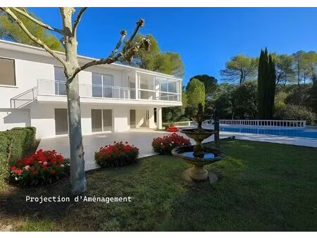 villa brignoles - 204 m2 habitables - 5000 m2 terrain - piscine - garage