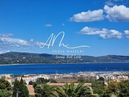 tres belle vue mer pour cette villa traditionnelle avec piscine dans secteur très...