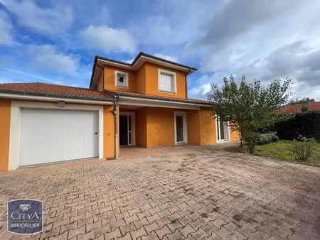 maison à louer 5 pièces 130.67 m² - riom (63) - 1 245€