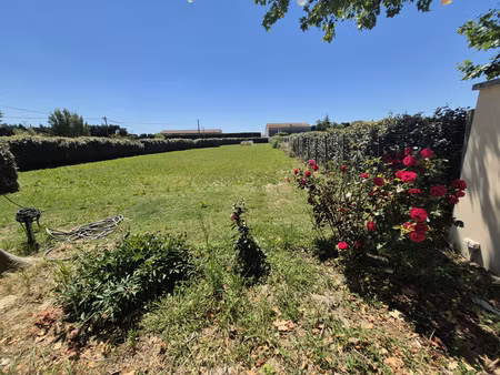 rognonas - maison bourgeoise en campagne sur beau terrain
