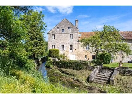 proche de la mer  entre caen et bayeux  un ancien moulin à farine