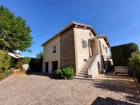maison 6 pièces - 250 m²