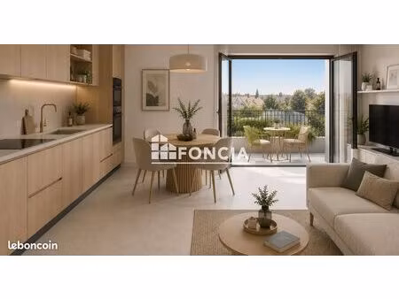 appartement 3 pièces de 61 m²  à deux minutes de la mer  et le long de l'hippodrome de cla