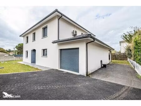 maison 6 pièces 196 m²