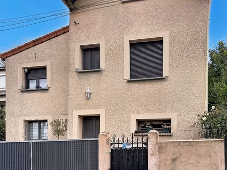 maison rénovée de 132 m2 sur 780 m2 de terrain au calme pr