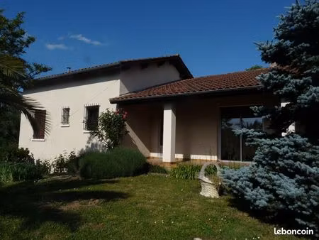 maison individuelle dans village