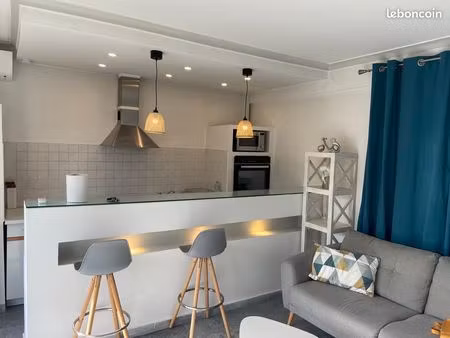 2 pièces 33.03 m2 meublé terrasse parking commerces bus à l'année