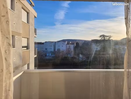 riom t1 meublé. très calme. proche gare et collège immeuble desaix 3 avenue archon despero