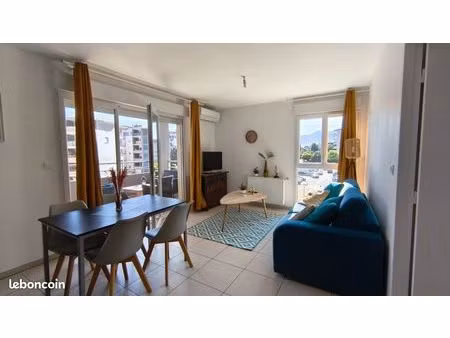 magnifique t2 loué à l'année scolaire