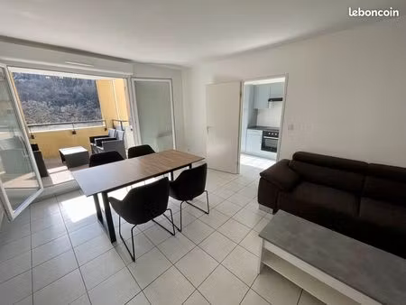 valserhône centre - t3 meublé 70 m² avec balcon et parking
