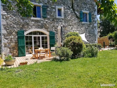 magnifique maison mitoyenne dans corps de ferme