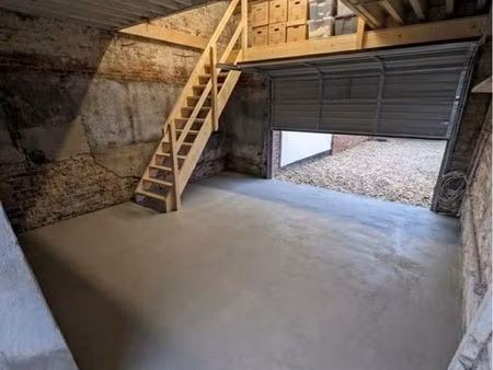 local d’activité box 100m2 dans grange réhabilitée