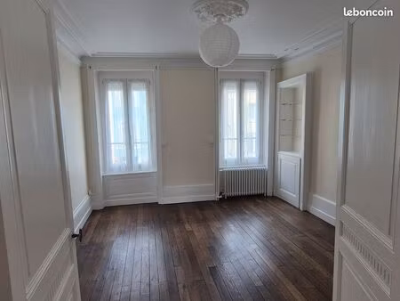 maison de 9 pièces / 4 chambres et jardin  à cherbourg equeurdreville. bien exposée et à p