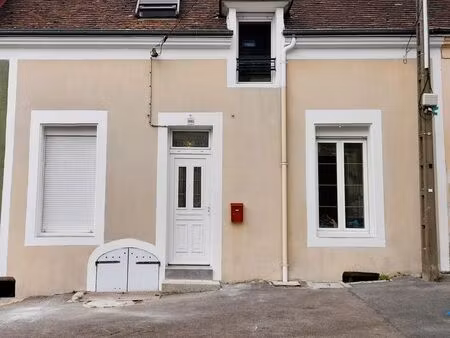 à louer : maison meublée  entièrement rénovée sur mamers