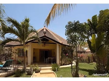 villa 4 pièces 110 m²