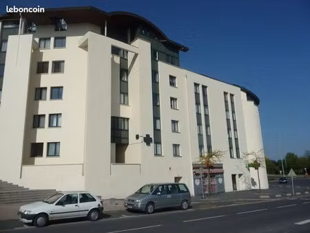 studio meuble disponible de suite