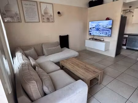 apparemment t3 avec terrasse et 2 places de parking