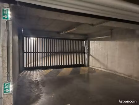 garage fermé sécurisé