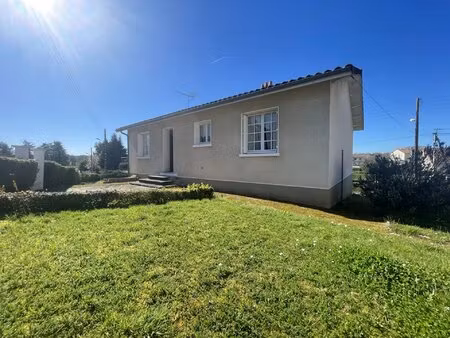 maison 5 pièces sur sous-sol complet.