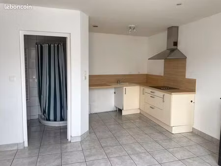 maison proche centre de jarnac - 3 pièces - 66m²