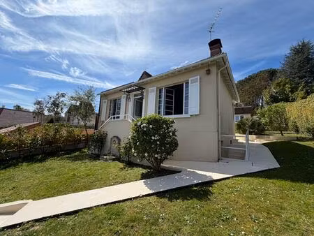 jolie maison avec dépendance dans un quartier prisé